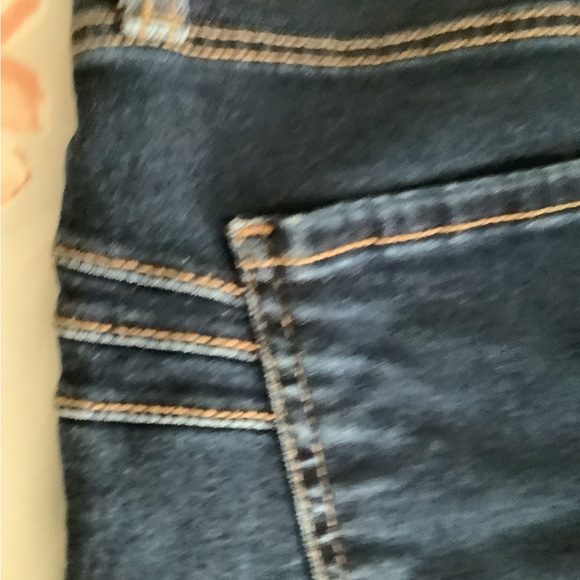 Bold Elements crop jeans size 6 stretch waist band get extra 1.5” if need be🦋 - Picture 3 of 10